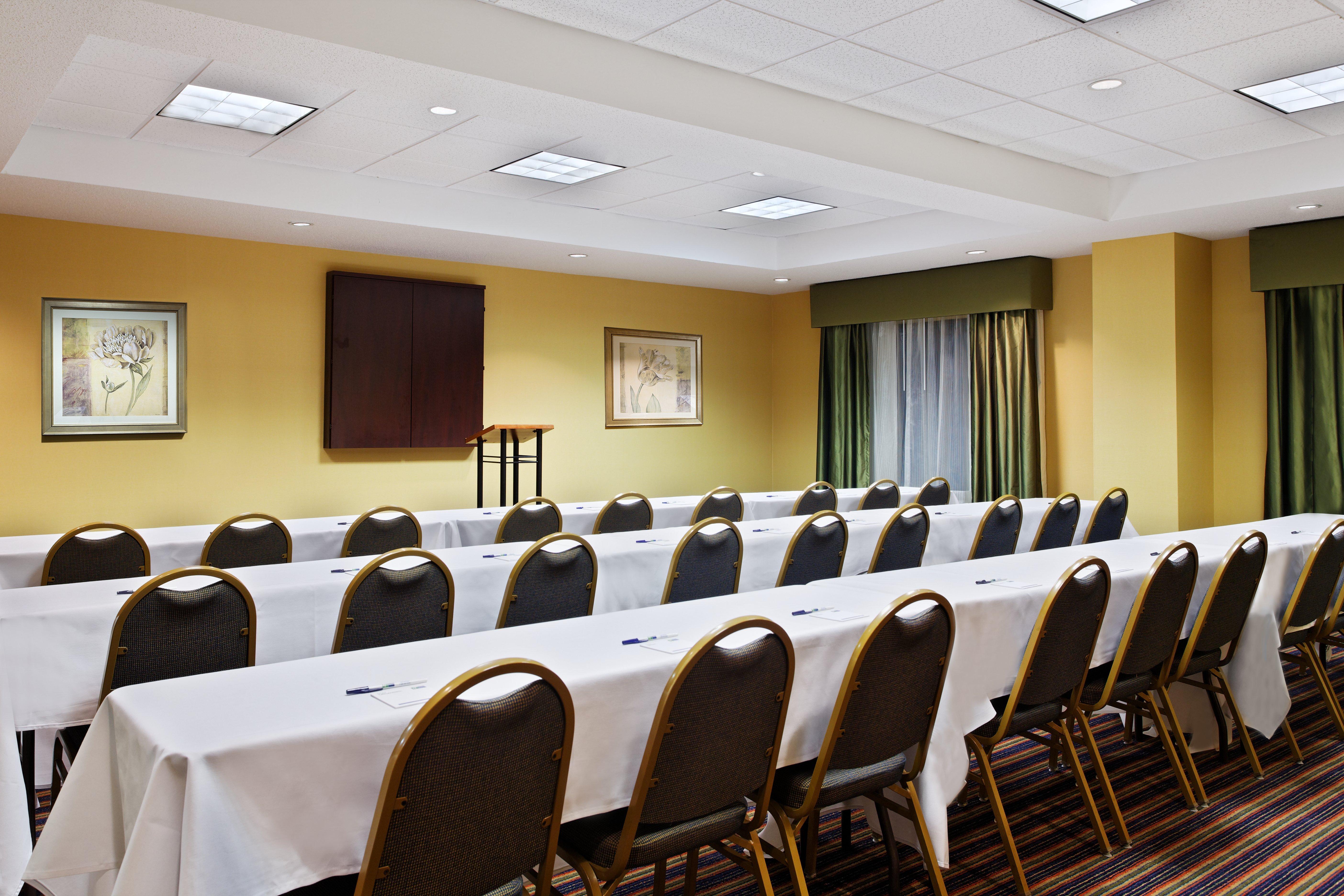 Holiday Inn Express Richmond-Brandermill-Hull Street By Ihg Exterior photo
