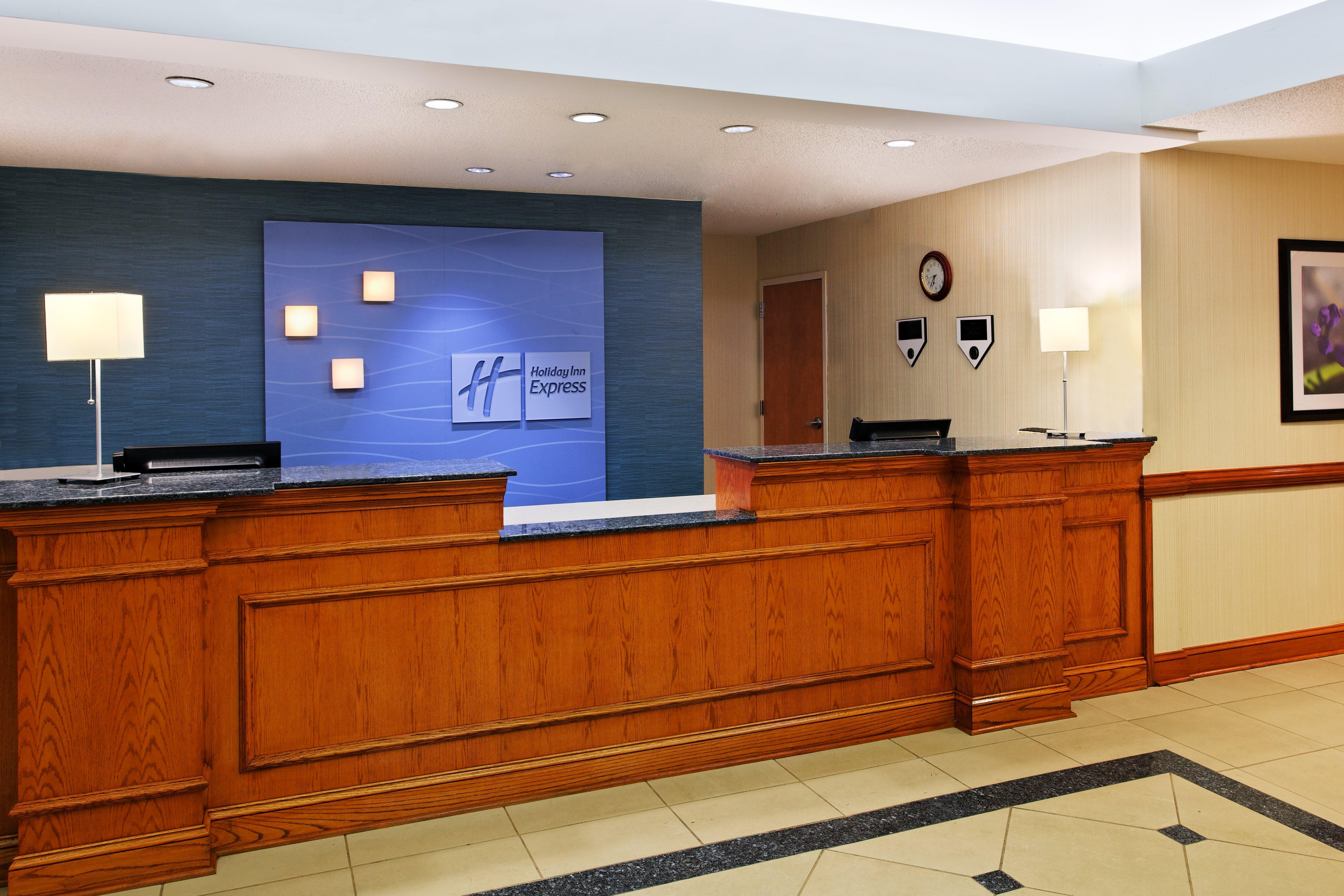 Holiday Inn Express Richmond-Brandermill-Hull Street By Ihg Exterior photo