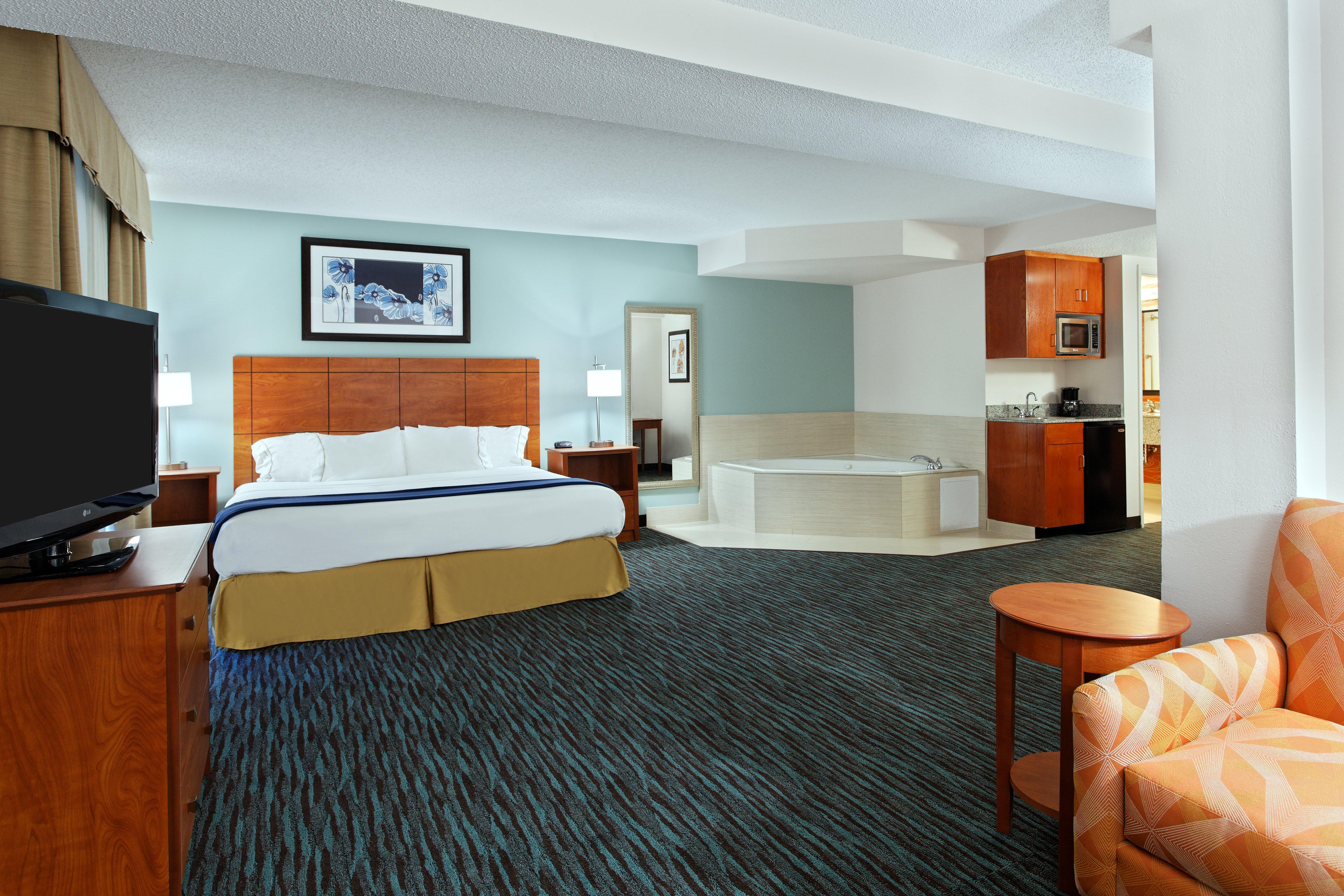 Holiday Inn Express Richmond-Brandermill-Hull Street By Ihg Exterior photo