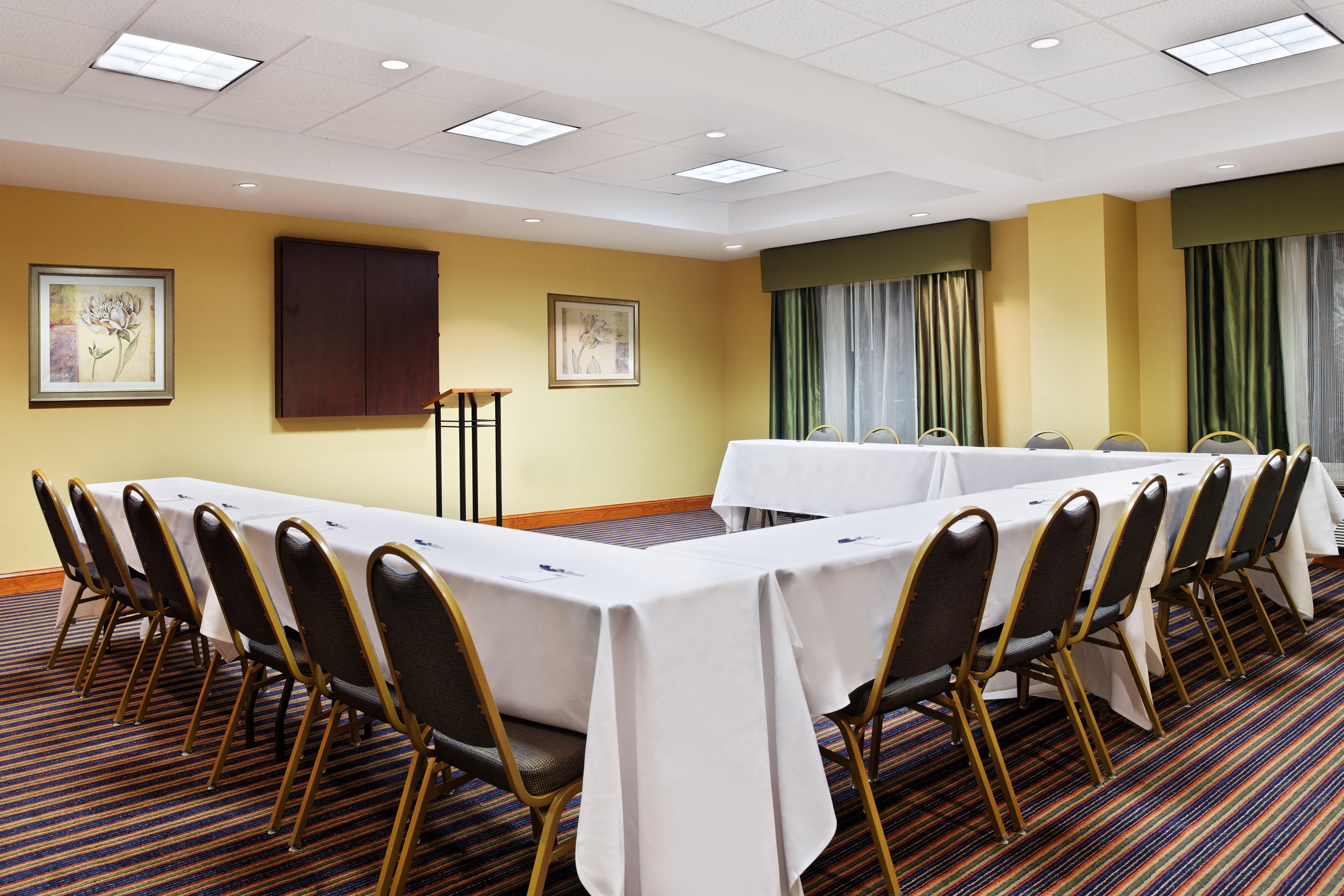 Holiday Inn Express Richmond-Brandermill-Hull Street By Ihg Exterior photo