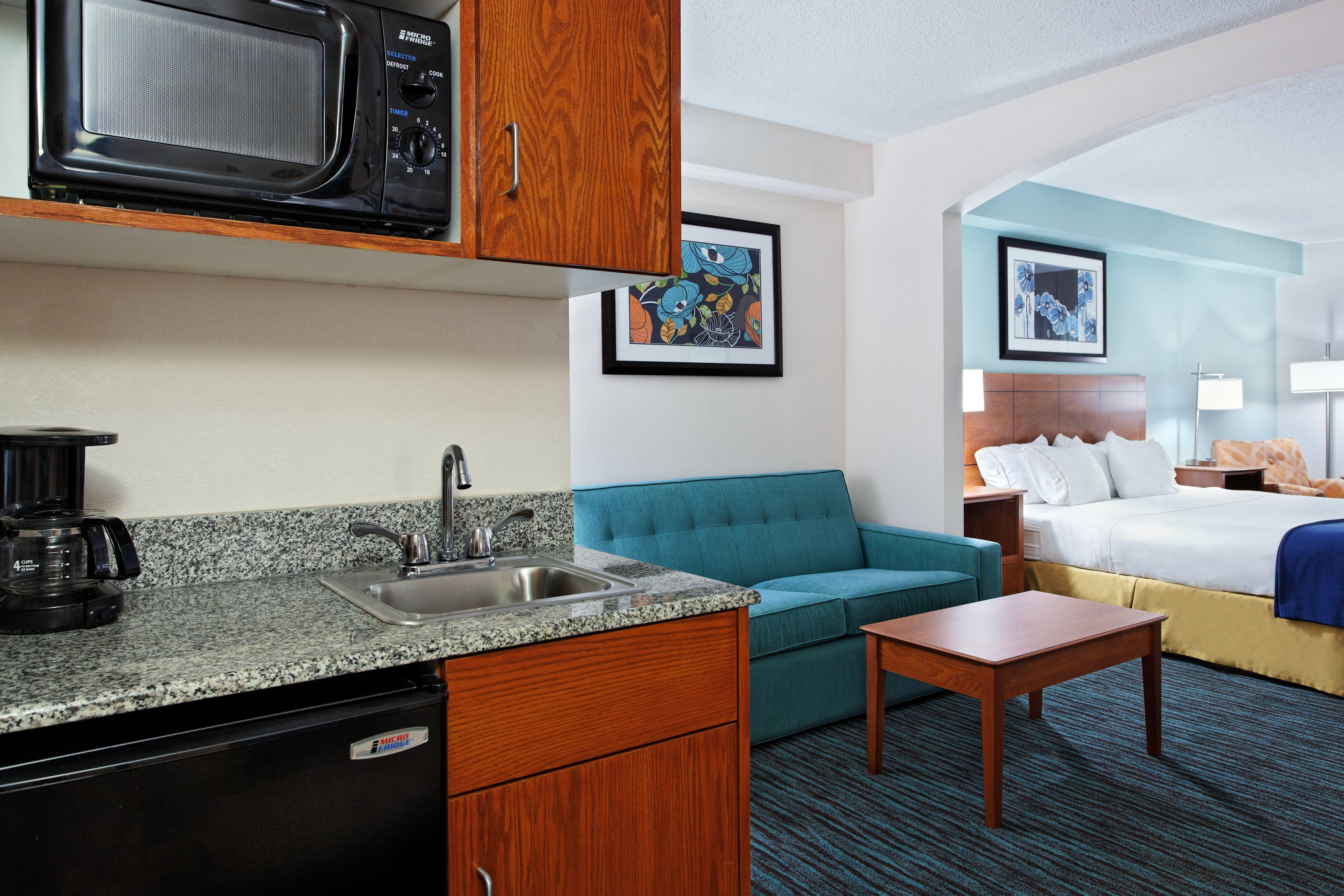 Holiday Inn Express Richmond-Brandermill-Hull Street By Ihg Exterior photo